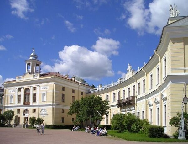 Le palais de Pavlovsk est un palais en arc-de-cercle situé à 26 km au sud de Saint-Pétersbourg. - Sputnik Afrique