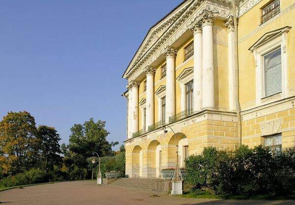 Le palais fut construit entre 1782 et 1786 par l'architecte Charles Cameron dans le style palladien, pour Catherine II qui en fit cadeau à son enfant unique, le futur Paul Ier. - Sputnik Afrique