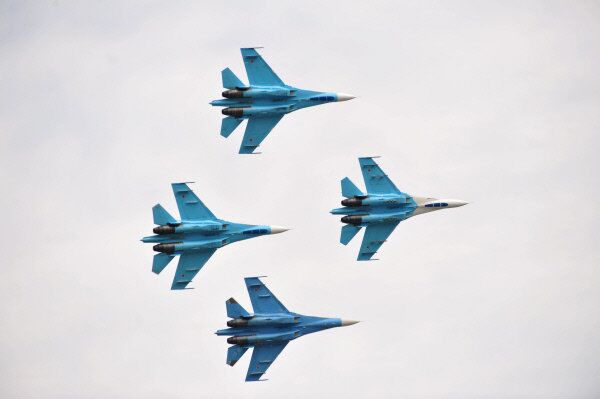 La Biélorussie, l'Italie et la France disposent des plus grands stands à REA-2011. En tout il y aura plus de 3000 produits présentés. Sur la photo: les chasseurs Su-27 - Sputnik Afrique