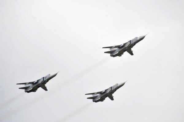 Sur la photo: les bombardiers Su-24 - Sputnik Afrique