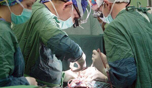 Les chirurgiens russes: une opération unique à cœur ouvert sans circulation sanguine artificielle - Sputnik Afrique