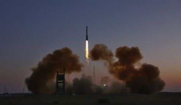 Russie: le satellite militaire lancé par Proton-M atteint son orbite - Sputnik Afrique