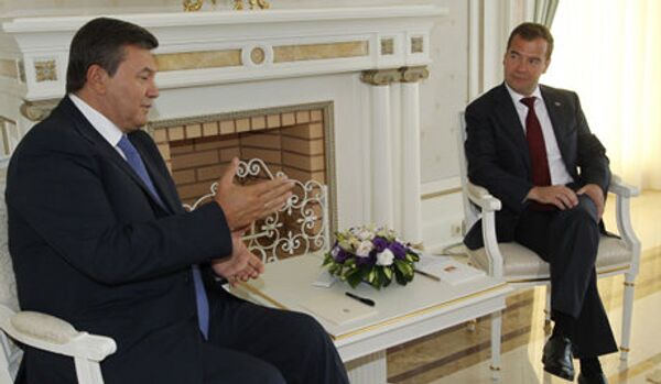 Medvedev et Ianoukovitch discutent des problèmes des relations bilatérales - Sputnik Afrique