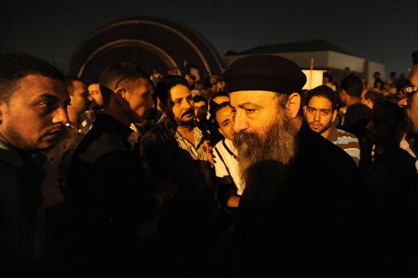 Les coptes ont protesté devant le siège de la télévision publique pour réclamer la démission du gouverneur de la province d'Assouan, qui n’a pas empêché la destruction d'une église par des islamistes. - Sputnik Afrique