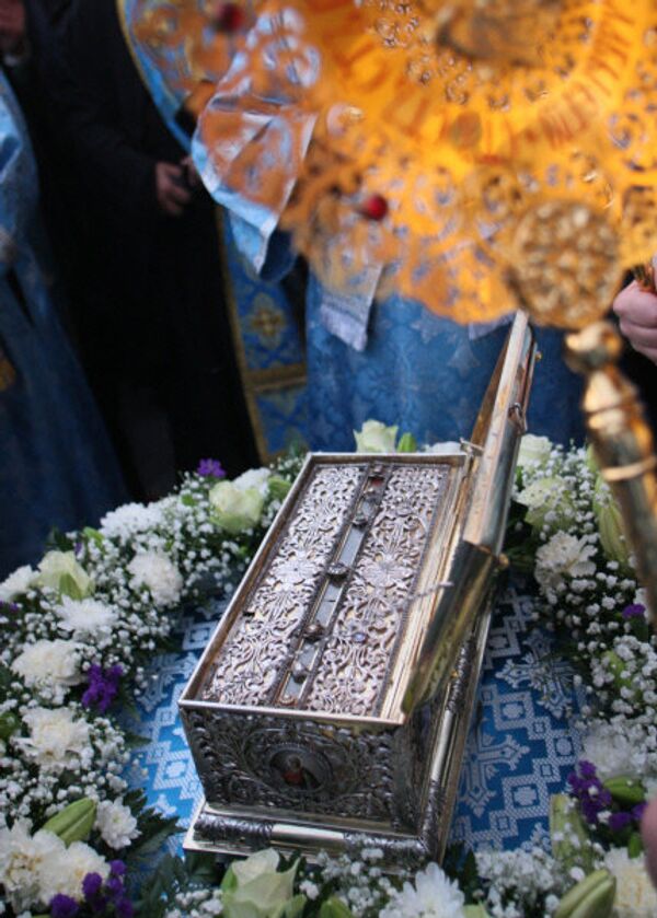 La ceinture de la Vierge Marie est arrivée à Moscou le 19 novembre. La capitale russe est le dernier point du parcours de la célèbre relique orthodoxe dans le pays. Au cours du mois de novembre, les habitants de Saint-Pétersbourg, Norilsk, Vladivostok, Krasnoïarsk, Nijni Novgorod, Diveyevo, Saransk, Samara, Rostov-sur-le-Don, Kaliningrad, Volgograd, Stavropol et Tioumen ont contemplé la ceinture. Sur la photo: la ceinture de la Vierge, relique du monastère de Vatopedi, situé au mont Athos en Grèce, exposée dans la cathédrale du Christ-Sauveur à Kaliningrad. - Sputnik Afrique