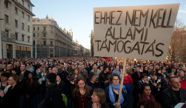 Les hongrois manifestent contre la nouvelle constitution - Sputnik Afrique