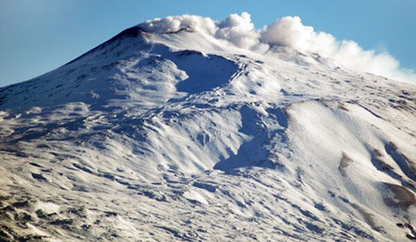 Etna: première éruption en 2012 - Sputnik Afrique