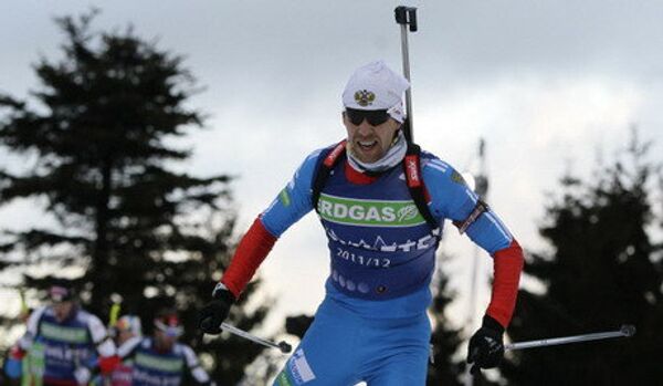 Biathlon: le Russe Makoveev a gagné l’étape de la Coupe du monde - Sputnik Afrique