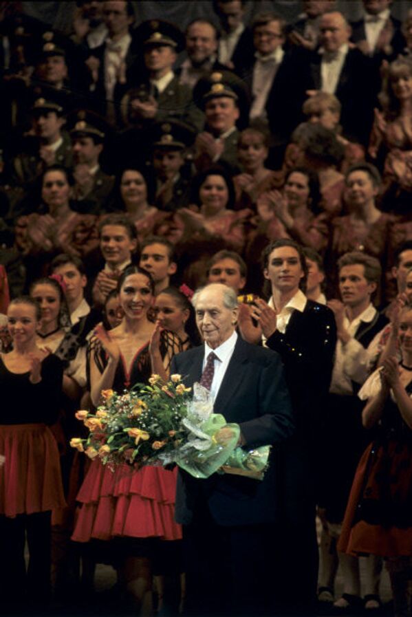 Soirée consacrée au 90e anniversaire du fondateur du ballet Igor Moïsseïev, 1995 - Sputnik Afrique