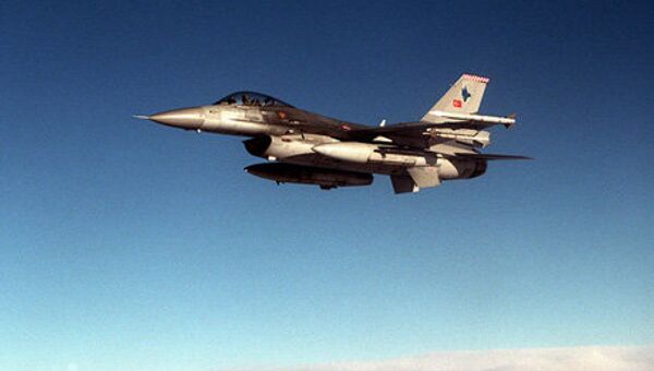 La Turquie remet au Pakistan le premier F-16 modernisé - Sputnik Afrique
