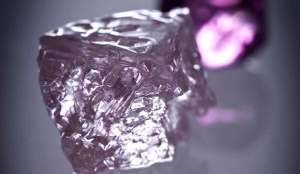 Un diamant rose «remarquable» - Sputnik Afrique