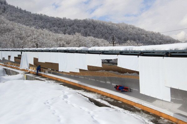 Nouvelle piste de bobsleigh testée à Krasnaïa Poliana - Sputnik Afrique