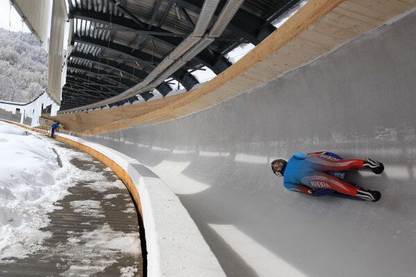 Nouvelle piste de bobsleigh testée à Krasnaïa Poliana - Sputnik Afrique