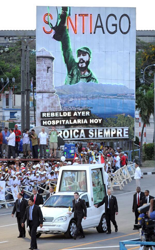 Le leader de la révolution cubaine Fidel Castro serait heureux de rencontrer le Pape Benoît XVI, actuellement en visite à Cuba. Pourtant, la rencontre avec le guide de la Révolution n’a pas été inclue dans le planning de la visite du pontife. - Sputnik Afrique