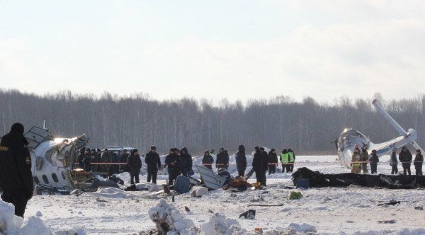 Un avion ATR-72 de la compagnie Utair effectuant un vol Tioumen-Sourgout s'est écrasé le 2 avril lors du décollage à l'aéroport de Tioumen à 05h33 heure de Moscou. Il avait à son bord 43 personnes dont 39 passagers et 4 membres d'équipage. La catastrophe a fait 31 morts, les 12 survivants ont été hospitalisés. - Sputnik Afrique