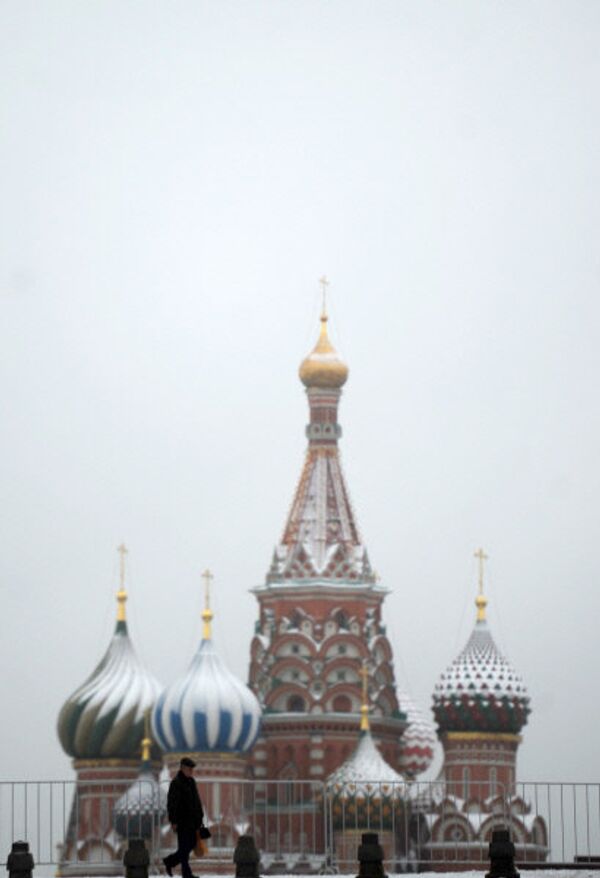 Sur la photo : les piétons dans les rues de Moscou. - Sputnik Afrique