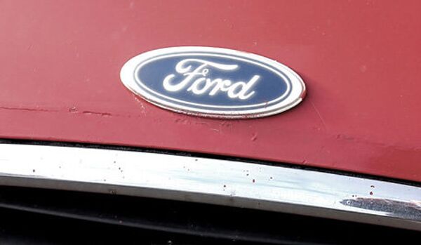 Les balais d’essuie-glaces ont joué un mauvais tour à Ford Focus - Sputnik Afrique