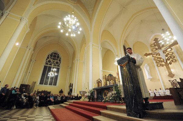 Les messes solennelles se sont déroulées également dans les cathédrales catholiques de Moscou, notamment dans la cathédrale de l’Immaculée-Conception de Moscou (sur la photo). - Sputnik Afrique