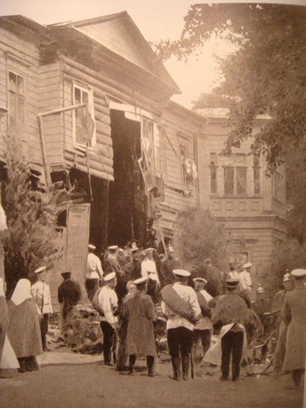 Stolypine a réchappé de 11 attentats. En photo : Hôtel particulier de Stolypine après un attentat, 1906. - Sputnik Afrique