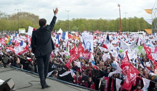 Nicolas Sarkozy et François Hollande ont organisé des rassemblements pré-électoraux - Sputnik Afrique