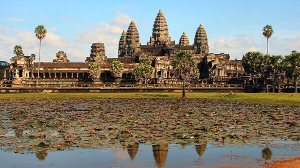 Angkor Vat (Angkor au Cambodge).Le plus grand temple d’Angkor est devenu le symbole du Cambodge et figure sur son drapeau. - Sputnik Afrique
