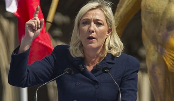 Hollande et Le Pen, un bras de fer musclé - Sputnik Afrique