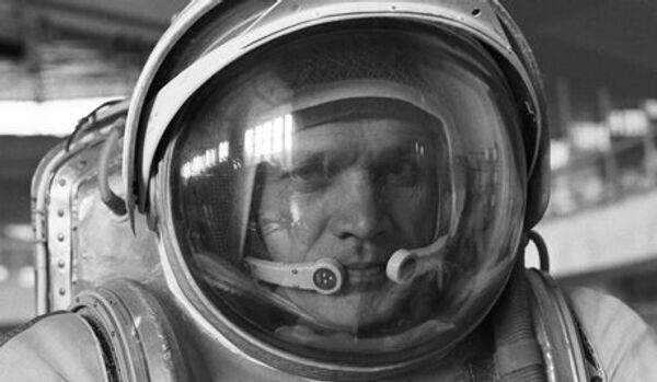 Vladimir Janibekov qui a fait 5 vols dans l’espace fête son 70ème anniversaire - Sputnik Afrique