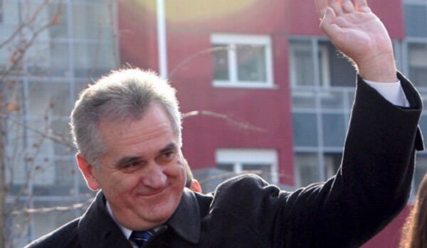 L'UE félicite Nikolic pour sa victoire aux élections en Serbie avant les résultats - Sputnik Afrique