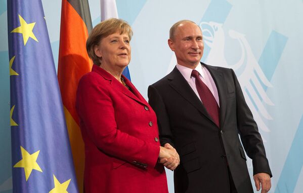 V.Poutine et A.Merkel ont discuté la sphère de la coopération russo-allemande, la politique économique et énergétique et les questions à l’ordre du jour international. - Sputnik Afrique