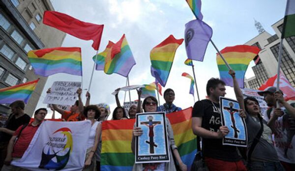 Des communistes, des écologistes et des activistes du mouvement gay à la manifestation du 12 juin - Sputnik Afrique
