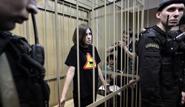 Les filles de Pussy Riot pourraient rester en détention encore deux mois - Sputnik Afrique
