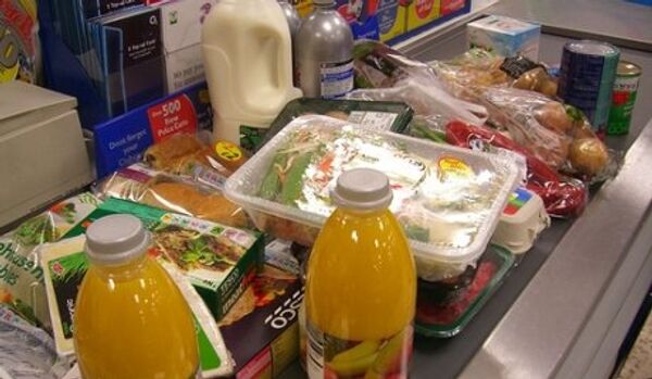 Un supermarché allemand assiégé par des acheteurs nus - Sputnik Afrique