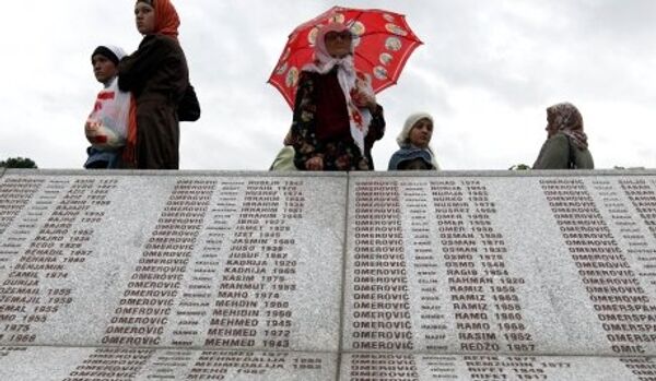Clinton a proposé de tuer 5 000 musulmans à Srebrenica - Sputnik Afrique