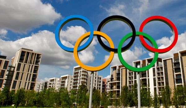 Le drapeau russe a été hissé dans le village olympique à Londres - Sputnik Afrique