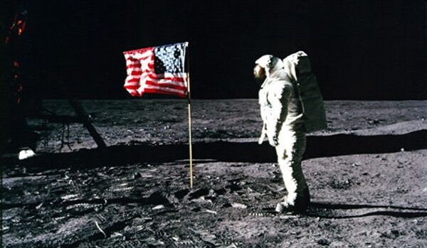 L'image qui prouve que les drapeaux américains flottent toujours sur la Lune - Sputnik Afrique