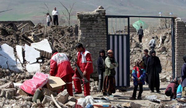 Au moins 80 morts et 400 blessés dans deux séismes en Iran (officiel) - Sputnik Afrique