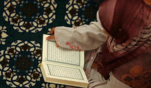 Une fillette âgée de 11 ans a été arrêtée au Pakistan en train de brûler le Coran - Sputnik Afrique