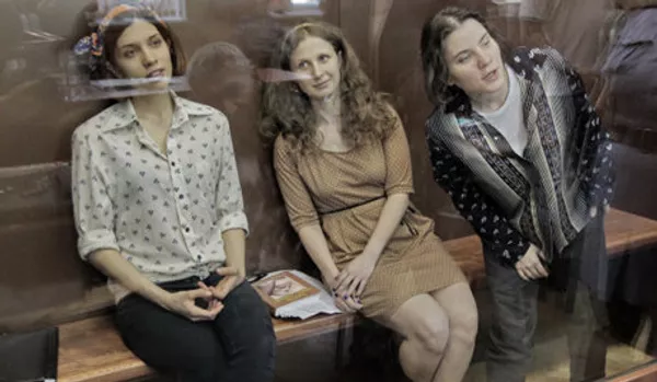 Les partisans du Pussy Riot ont organisé une action dans la cathédrale de Cologne - Sputnik Afrique