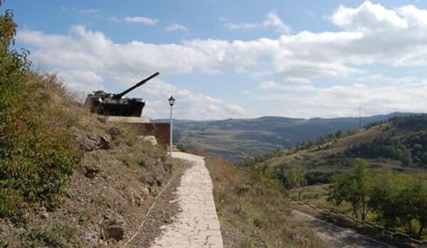 Un soldat azerbaïdjanais tué près de la région disputée du Nagorny Karabakh (agence) - Sputnik Afrique