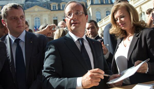 François Hollande a reçu ses compatriotes à l’Élysée - Sputnik Afrique