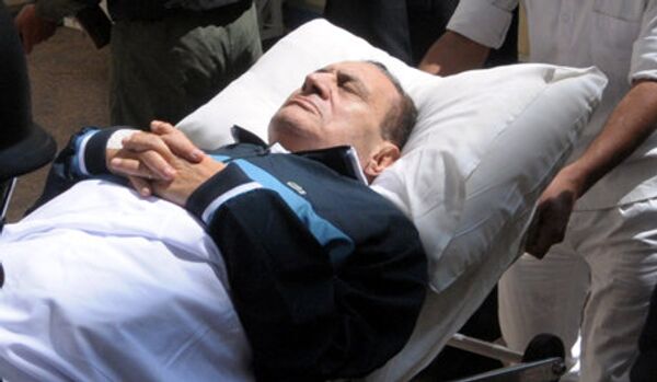 Le médecin en chef légiste égyptien considère Moubarak faux malade - Sputnik Afrique