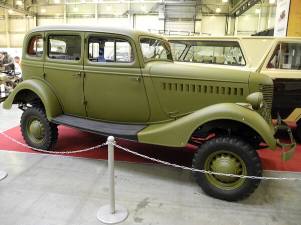Des voitures légendaires à l'exposition Oldtimer-Gallery (Moscou) - Sputnik Afrique
