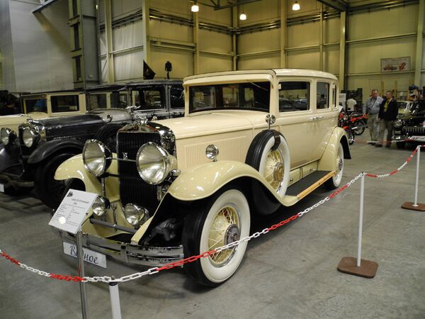 Des voitures légendaires à l'exposition Oldtimer-Gallery (Moscou) - Sputnik Afrique