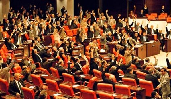 Le parlement de Turquie autorise une opération militaire en Syrie - Sputnik Afrique
