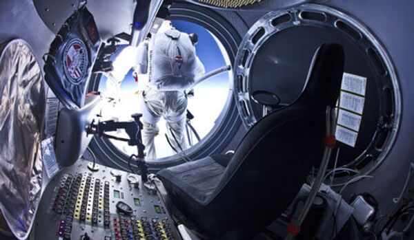« Fearless Felix » a commencé à décoller pour un saut depuis la stratosphère - Sputnik Afrique