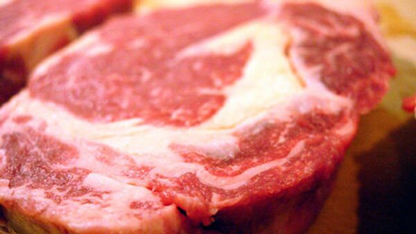 Suède : alerte à la viande de porc colorée - Sputnik Afrique