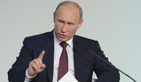 Nul n'a le droit de dicter à la Russie à qui elle peut vendre des armes (Poutine) - Sputnik Afrique