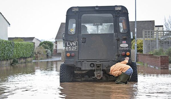 Grande-Bretagne : la population évacuée à causes des inondations - Sputnik Afrique
