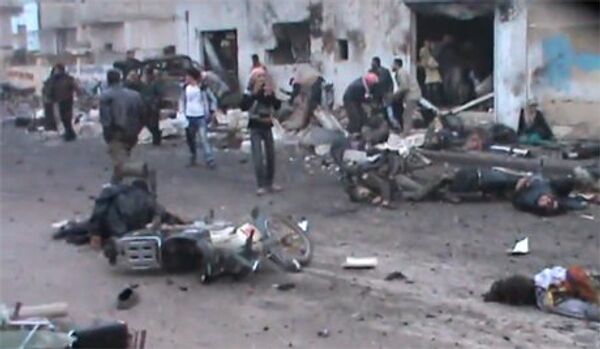 L’aviation syrienne a bombardé une queue devant la boulangerie (VIDEO) - Sputnik Afrique