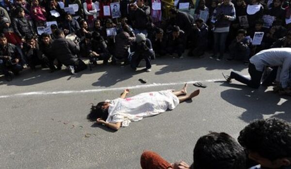 Népal : les manifestants demandent de protéger les femmes contre le viol - Sputnik Afrique